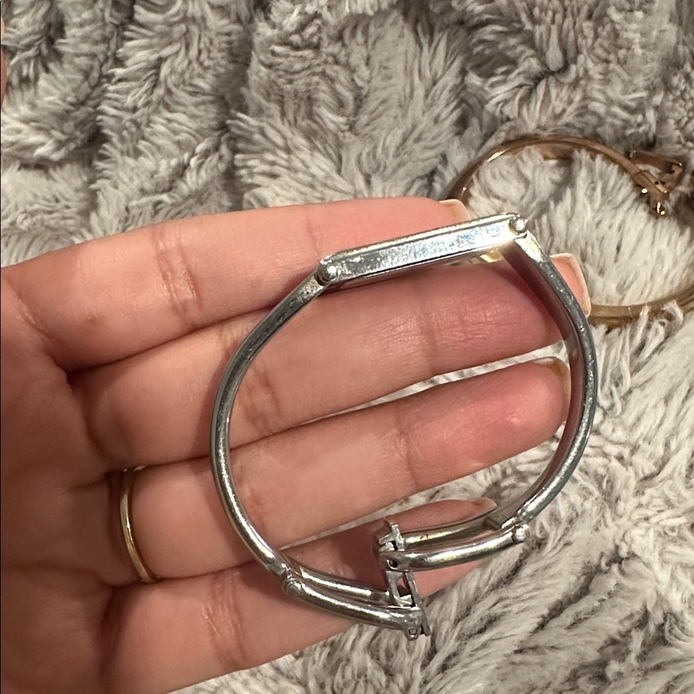 🎀Gucci watch pink🩷gucci watch silver gucci watch slim vintage bracelet watch - Picture 10 of 17